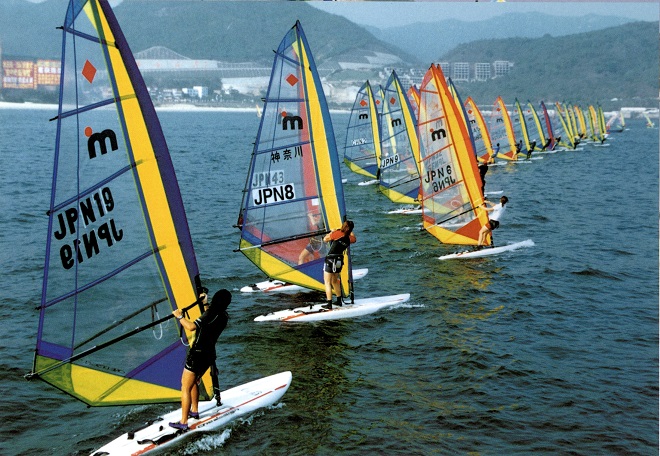 5-2-2002年，亞洲帆板錦標(biāo)賽、中國帆板公開賽暨全國帆板錦標(biāo)賽在我區(qū)大梅沙舉辦.jpg